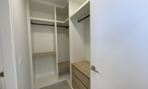 Obra nueva - Independiente / Villa -
Heredades