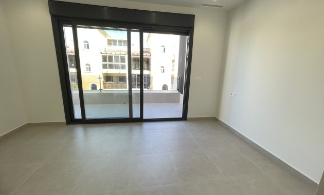 Obra nueva - Independiente / Villa -
Heredades