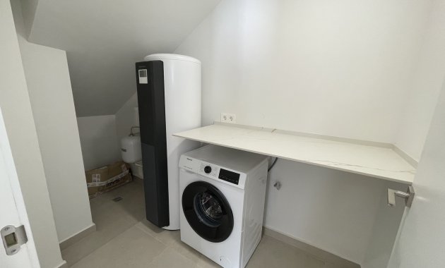 Obra nueva - Independiente / Villa -
Heredades