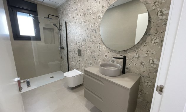 Obra nueva - Independiente / Villa -
Heredades