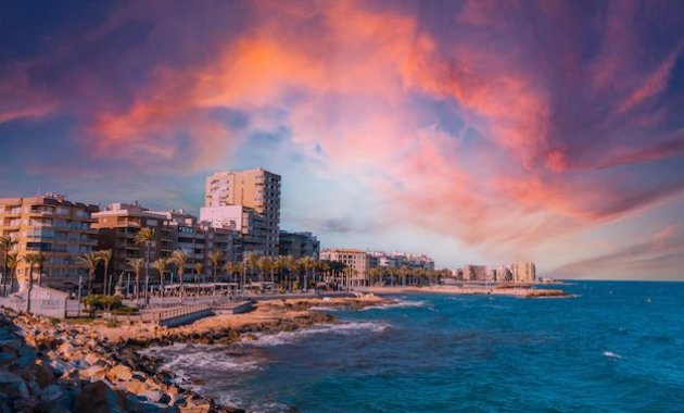 Neue Gebäude - Bungalow - Erdgeschosswohnung -
Torrevieja