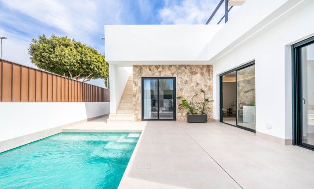 Obra nueva - Independiente / Villa -
Roldán