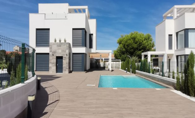 Neue Gebäude - Freistehend / Villa -
Cartagena