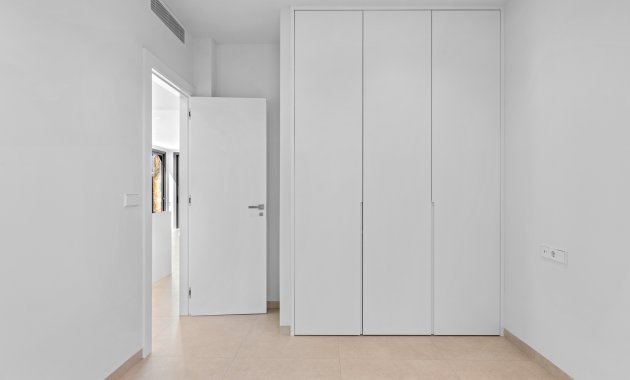 Neue Gebäude - Hochbungalow -
Pilar de la Horadada