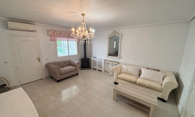 Reventa - Casa adosada -
Benijofar - Monte Azul