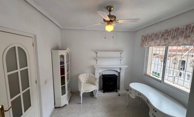 Reventa - Casa adosada -
Benijofar - Monte Azul