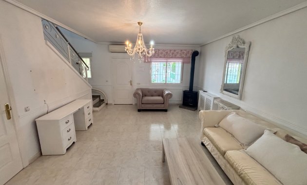 Reventa - Casa adosada -
Benijofar - Monte Azul