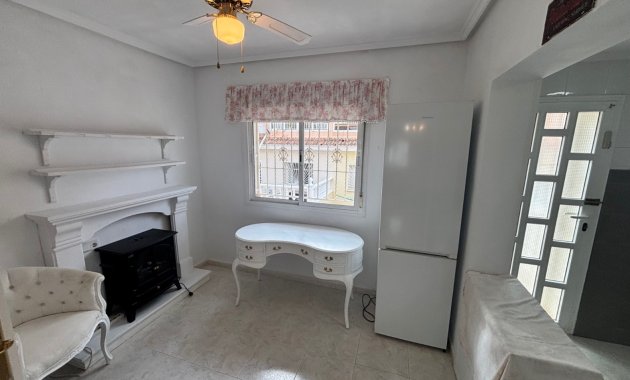 Reventa - Casa adosada -
Benijofar - Monte Azul