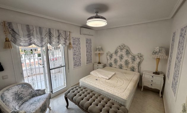 Reventa - Casa adosada -
Benijofar - Monte Azul