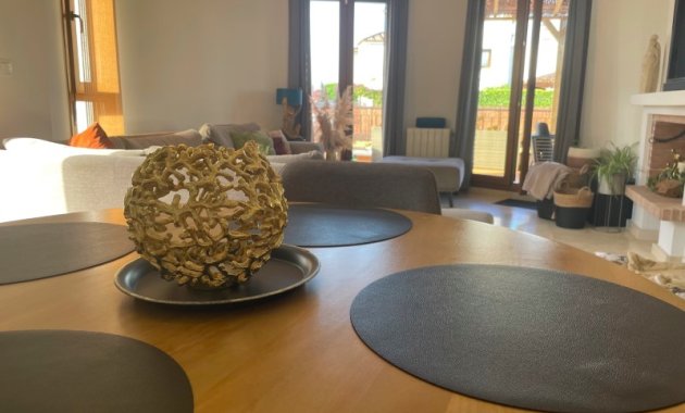 Herverkoop - Vrijstaande woning / Villa -
Algorfa