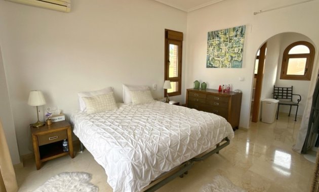 Herverkoop - Vrijstaande woning / Villa -
Algorfa