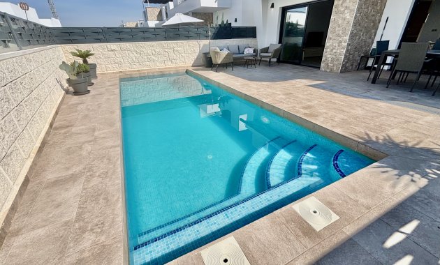 Neue Gebäude - Freistehend / Villa -
Benijofar