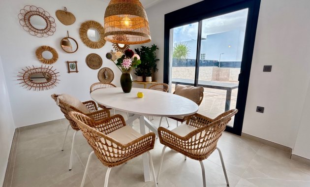 Neue Gebäude - Freistehend / Villa -
Benijofar