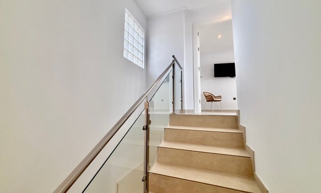 Neue Gebäude - Freistehend / Villa -
Benijofar