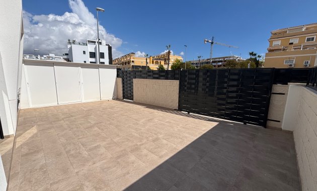 Neue Gebäude - Freistehend / Villa -
Benijofar