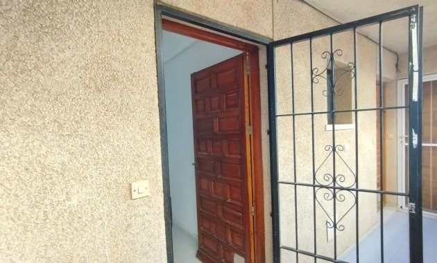 Reventa - Apartamento -
Torrevieja - El Chaparral