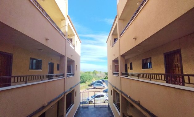 Reventa - Apartamento -
Torrevieja - El Chaparral