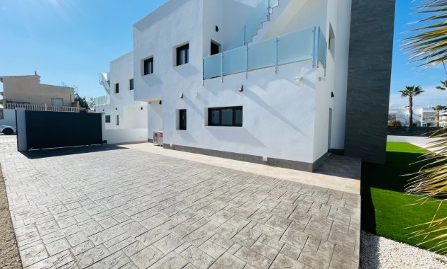 Obra nueva - Independiente / Villa -
Torrevieja