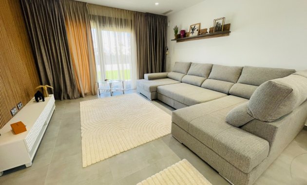 Obra nueva - Independiente / Villa -
Torrevieja