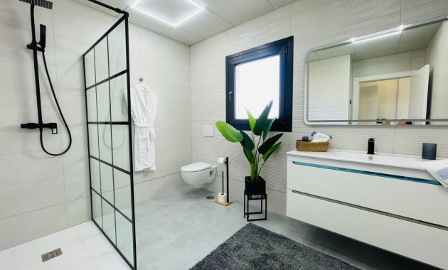 Obra nueva - Independiente / Villa -
Torrevieja