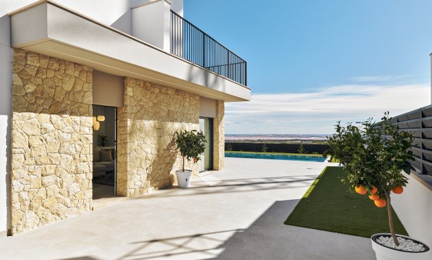 Obra nueva - Independiente / Villa -
San Miguel de Salinas