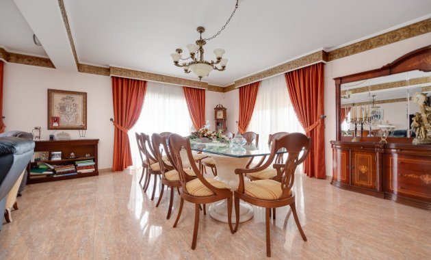 Reventa - Independiente / Villa -
Orihuela Costa - Orihuela