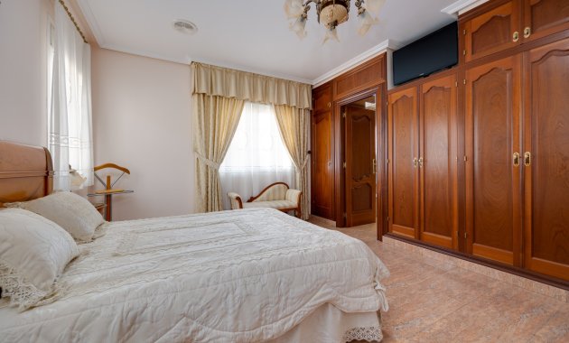 Reventa - Independiente / Villa -
Orihuela Costa - Orihuela