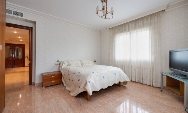 Reventa - Independiente / Villa -
Orihuela Costa - Orihuela