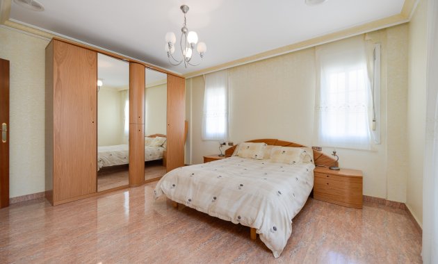 Reventa - Independiente / Villa -
Orihuela Costa - Orihuela