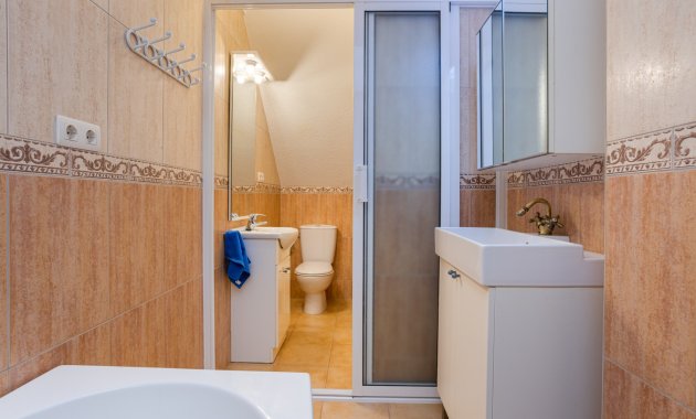 Reventa - Casa adosada -
Torrevieja - La Siesta