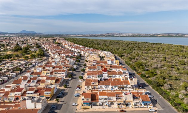 Reventa - Casa adosada -
Torrevieja - La Siesta