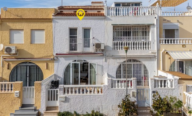 Reventa - Casa adosada -
Torrevieja - La Siesta