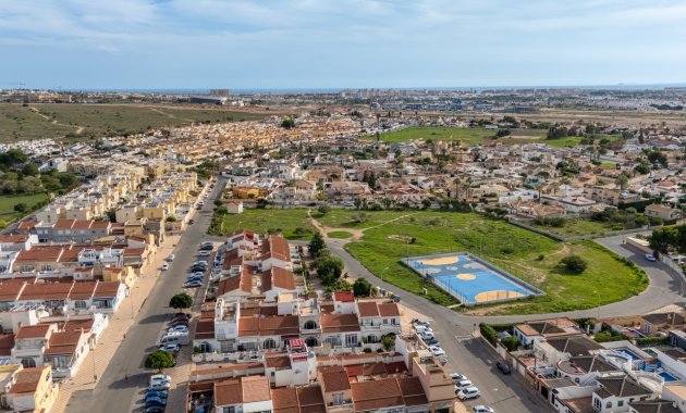 Reventa - Casa adosada -
Torrevieja - La Siesta