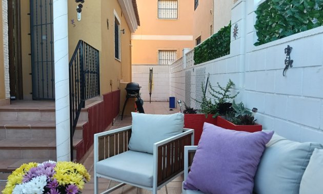 Resale - Detached House / Villa -
Los Montesinos - La Herrada