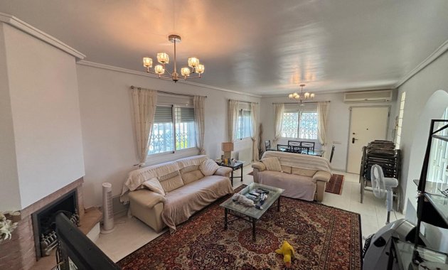 Resale - Detached House / Villa -
Ciudad Quesada - Rojales - La Fiesta