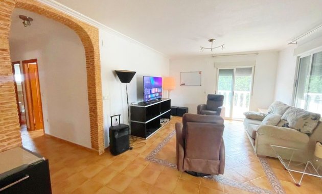 Herverkoop - Finca   -
Daya Vieja