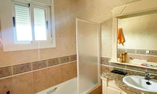 Herverkoop - Finca   -
Daya Vieja