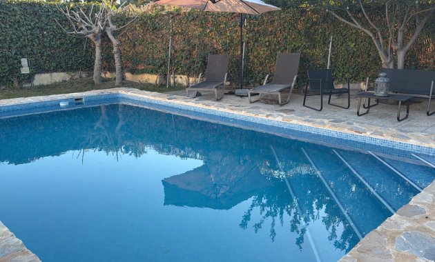 Herverkoop - Geschakelde Villa -
Dolores