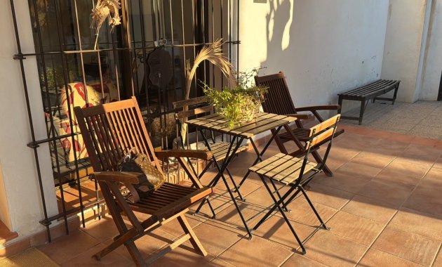 Herverkoop - Geschakelde Villa -
Dolores