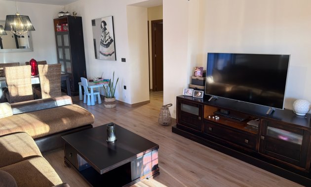 Herverkoop - Geschakelde Villa -
Dolores