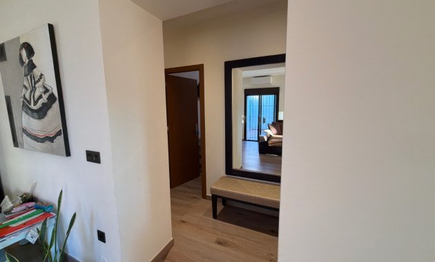 Herverkoop - Geschakelde Villa -
Dolores