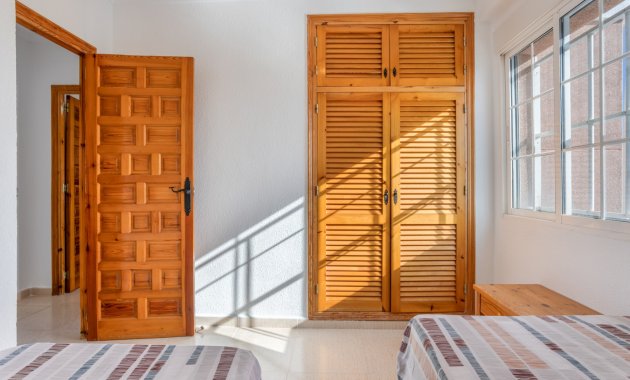 Herverkoop - Vrijstaande woning / Villa -
Torrevieja - Urbanización San Luis