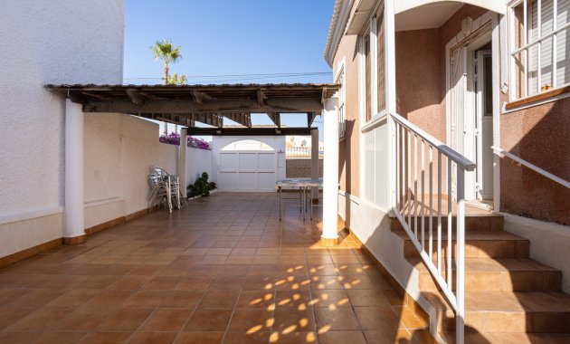 Herverkoop - Vrijstaande woning / Villa -
Torrevieja - Urbanización San Luis
