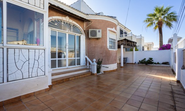 Herverkoop - Vrijstaande woning / Villa -
Torrevieja - Urbanización San Luis