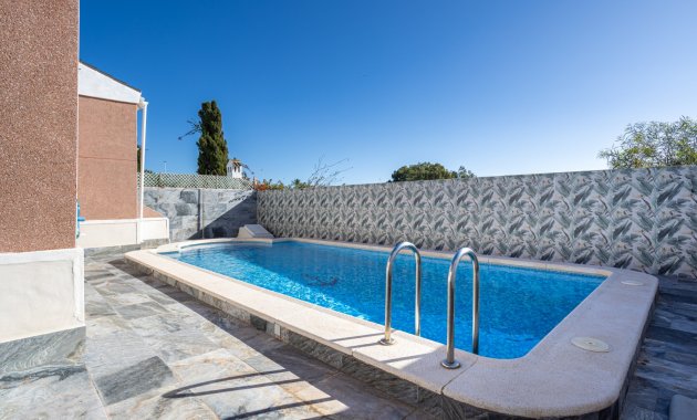 Herverkoop - Vrijstaande woning / Villa -
Torrevieja - Urbanización San Luis