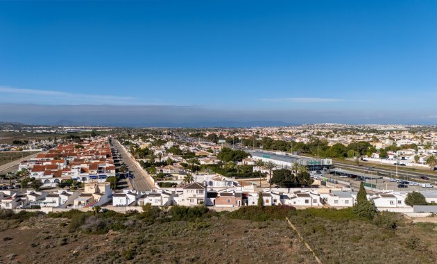 Herverkoop - Vrijstaande woning / Villa -
Torrevieja - Urbanización San Luis