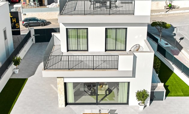 Neue Gebäude - Freistehend / Villa -
San Miguel de Salinas