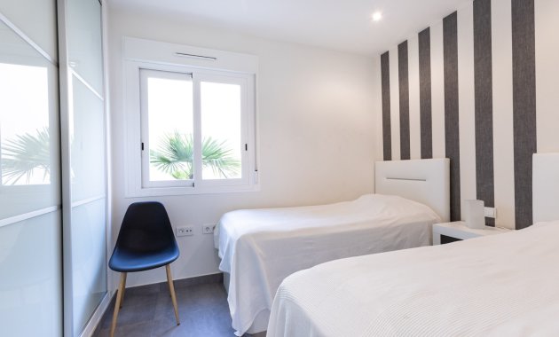 Reventa - Bungalow - Planta Baja -
Torrevieja - Aguas Nuevas