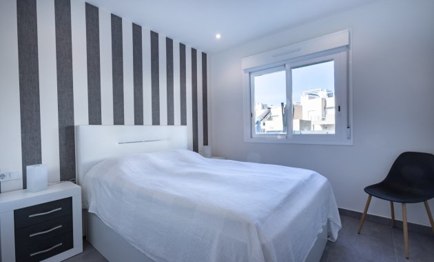 Reventa - Bungalow - Planta Baja -
Torrevieja - Aguas Nuevas