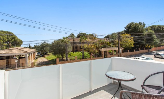 Reventa - Casa adosada -
Torrevieja - Lago Jardin